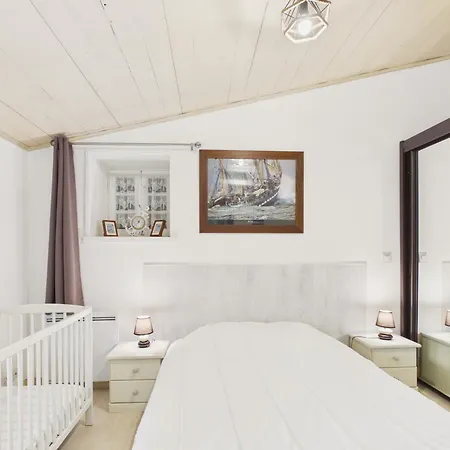 Maison Pour 5 A 200 M Du Port De La Flotte
